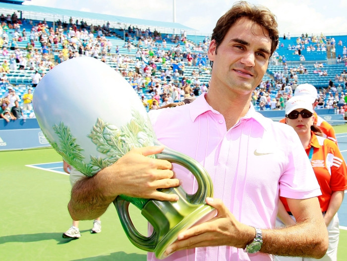 Federers aizstāv Sinsinati titulu un panāk Agassi