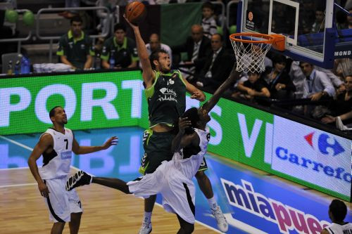 B grupa: ''Unicaja'' tiek pie trešās uzvaras, pieveicot ''Brose Baskets''