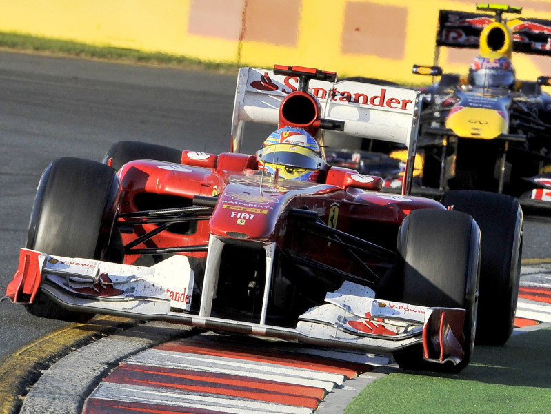 F1: "Ferrari" meklēs cēloņus neveiksmei Austrālijā