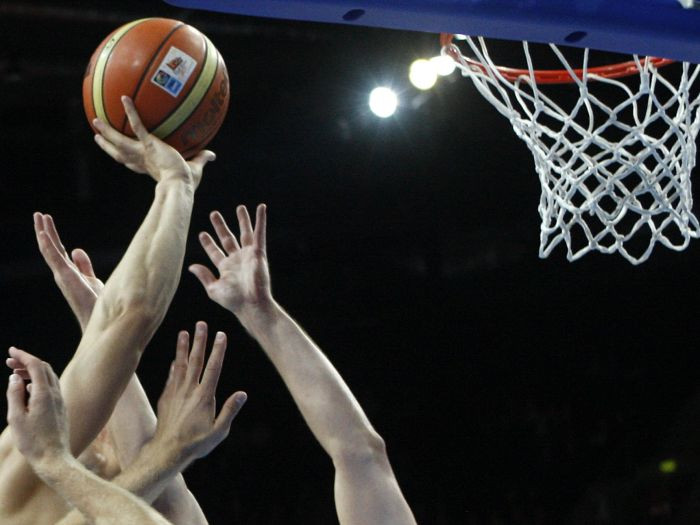 Lietuvā basketbola spēli tiesā piedzēries tiesnesis