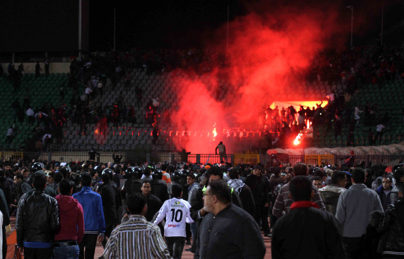 Nekārtībās pēc futbola spēles Ēģiptē gājuši bojā vairāk nekā 70 cilvēki