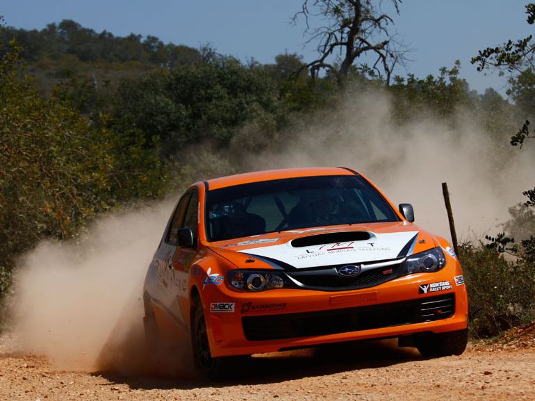 Portugāles WRC rallija kvalifikācijā ātrākais Latvala, Neikšāns pārsit riteni