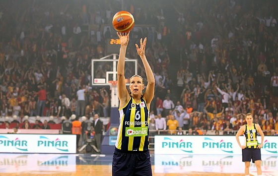 Tamanei 19+9+3, Babkina lieliska, "Fenerbahçe" izslēdz "Galatasaray"