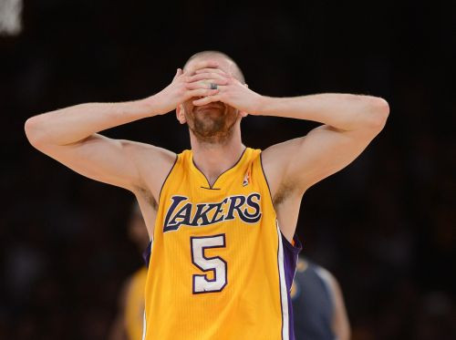 "Lakers" aizsargam Bleikam par netrāpītu metienu izsaka nāves draudus