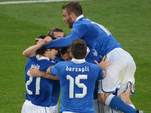 Uzvara Itālijai dod vietu 1/4 finālā