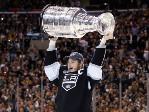 Sākas NHL sezona: vai "karaļi" tiks gāzti no troņa?
