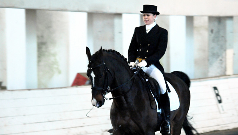 Šakurova ar zirgu Kivi uzvar Latvijas ziemas čempionāta pirmajā posmā