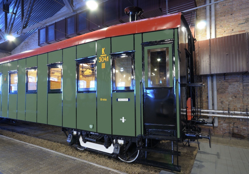 Latvijas Dzelzceļa muzejā apskatāms atjaunotais nacionālais dārgums – 1925. gada pasažieru vagons!