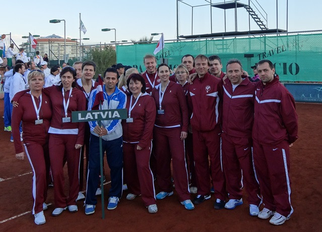 Latvijas tenisa seniori sāk pasaules čempionātu Turcijā