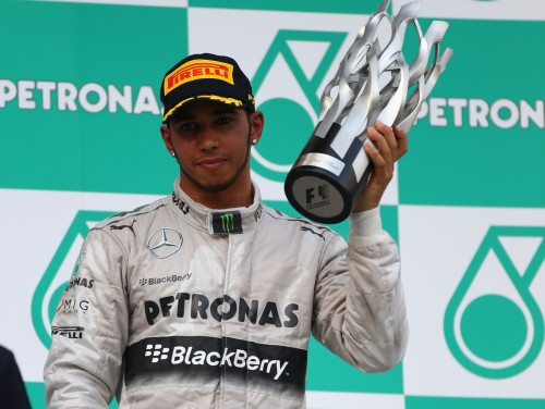 Hamiltons: "Uz pjedestāla bija jākāpj Rosbergam, nevis man"