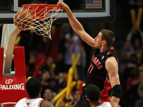 Jons Valančūns pēc NBA spēles nogādāts slimnīcā