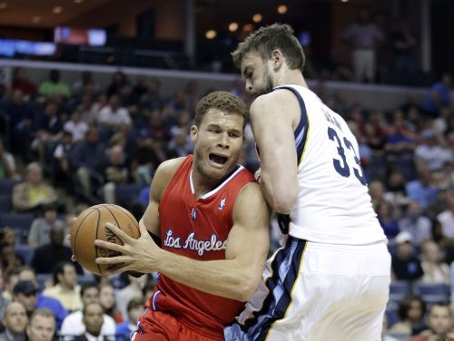 Džordana "double-double" palīdz "Clippers" sīvā spēlē pieveikt "Grizzlies"