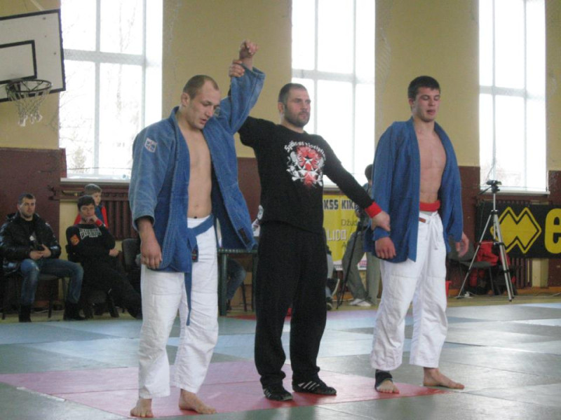 Lietuvietis Sergejs Grečiho triumfē Latvijas BJJ čempionātā