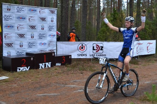 Neilands pārliecinoši triumfē Latvijas čempionāta sacensībās rudens velokrosā