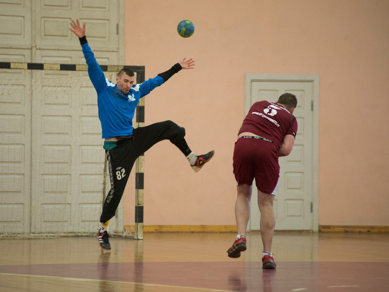 RTU un "Tenax" handbolisti dos startu Virslīgas izslēgšanas spēlēm