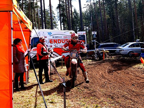 Rekordliels dalībnieku skaits "Cross Country" sacensībās Ķesterciemā