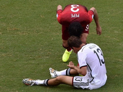 Pendele, Pepes sarkanā un pirmais hat-trick - Vācija grauj ar 4:0