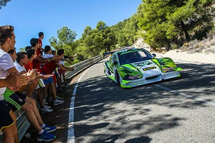 Rallija braucējs Ķenavs pirmās asfalta sacīkstes Spānijā noslēdz otrajā vietā