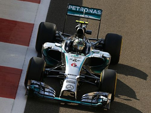 Rosbergs izšķirošā F1 posma kvalifikācijā pārspēj Hamiltonu