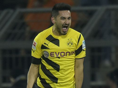 Dortmundes "Borussia" uzvar un atkal izraujas no pēdējās vietas