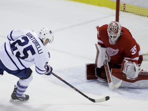 "Maple Leafs" pieveic Austrumu līderi "Red Wings"