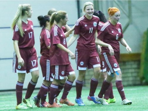 Sieviešu izlase pārbaudes spēlē uzvar Lietuvas čempiones