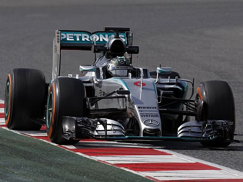Rosbergs sola ar Hamiltonu cīnīties agresīvāk