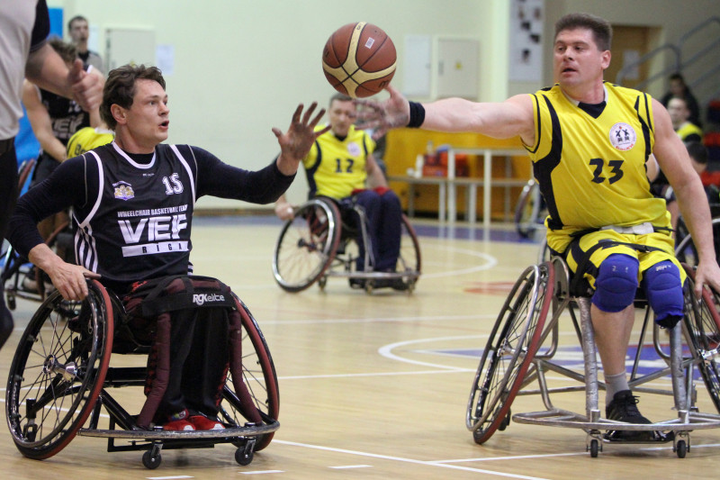 Cēsu kausa izcīņā ratiņbasketbolā pirmās trīs vietas Krievijas komandām