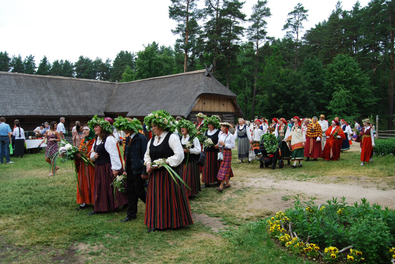 Brīvdabas muzejs aicina uz pirmajiem Latvijas mazpilsētu un pagastu amatierteātru svētkiem