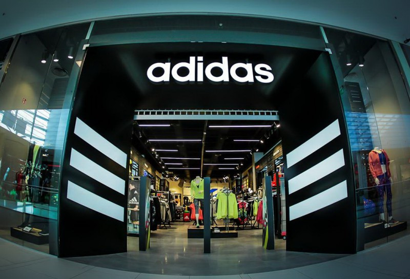 Trešdien Latvijas izlases basketbolisti būs sastopami adidas veikalā Riga Plaza. Nāc un paspied roku klātienē!