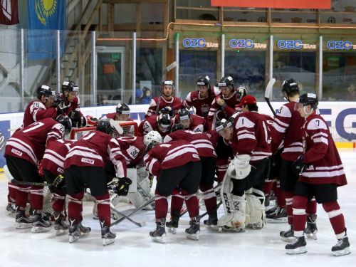 U20 hokejisti pret mājiniekiem sāks cīņu par eliti