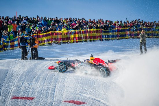 "Red Bull" par braukšanu pa Alpu kalniem draud bargs sods