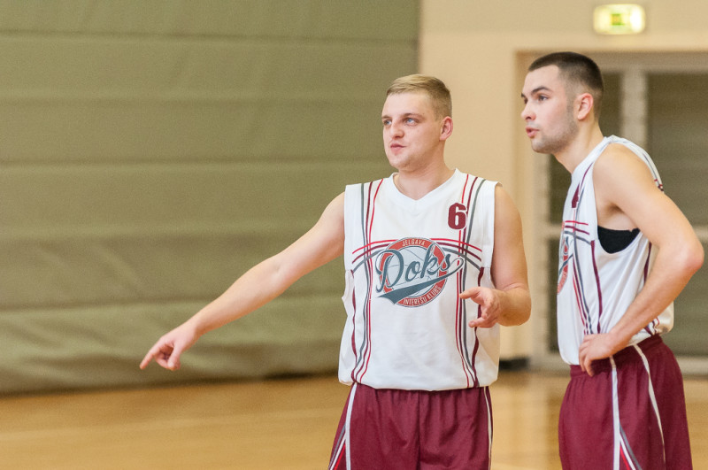 Jelgavas basketbola čempionāta divvadībā - "Doks" un "Ozols"