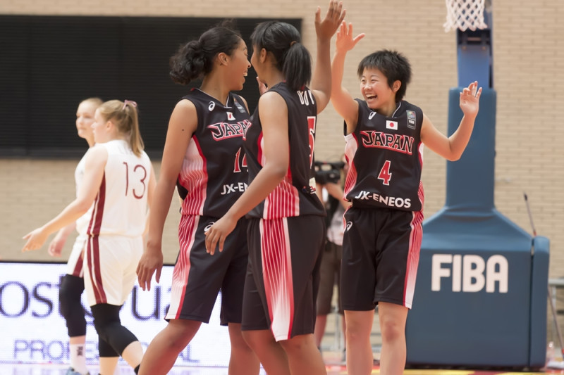 U17 meitenes atspēlē 16 punktus, taču galotnē zaudē Japānai