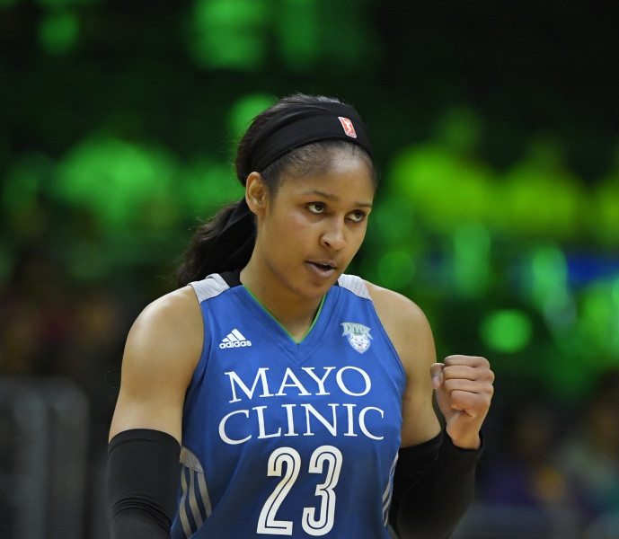 Maja Mūra samet 31 punktu un panāk piekto WNBA finālspēli