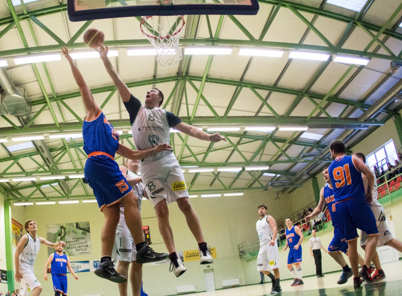 Aizvadīta pirmā kārta Valmieras pilsētas čempionātā basketbolā