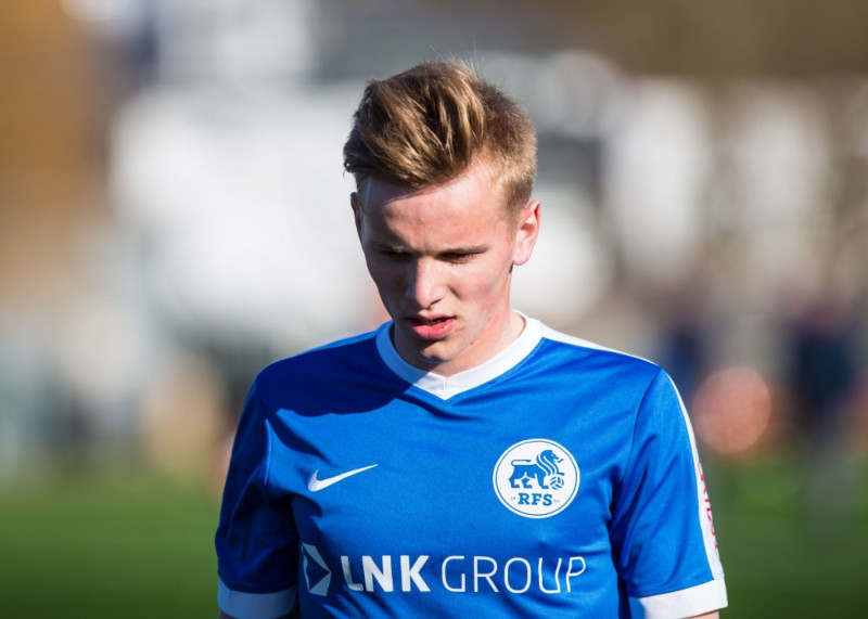 U19 izlases futbolists Grīnbergs paraksta līgumu ar "Schalke"