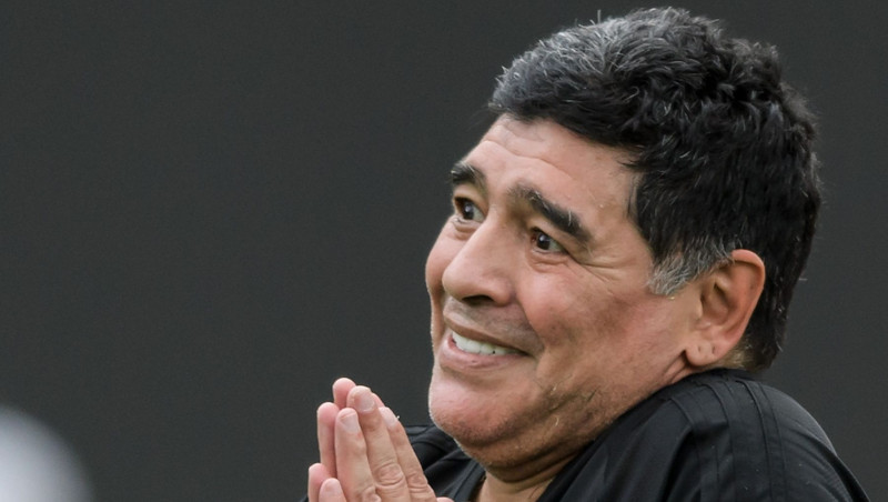Maradona izsakās pozitīvi par tehnoloģijām futbolā un atzīst, ka vārtus ar roku neieskaitītu