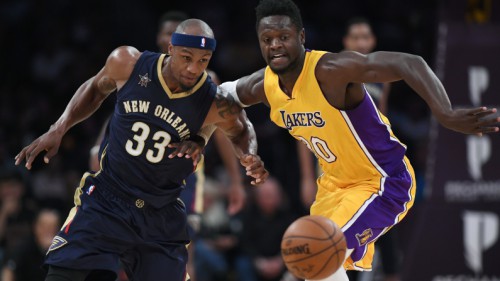Kaninghems paliks Ņūorleānā, Boguts paraksta līgumu ar Losandželosas "Lakers"