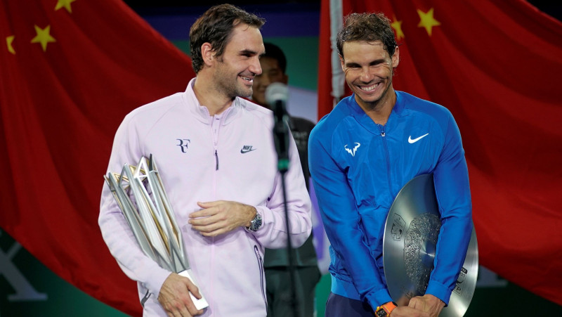 Federers piekto reizi pēc kārtas pieveic Nadalu un triumfē Šanhajā