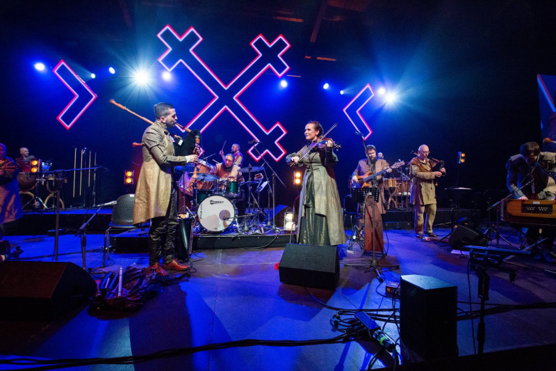 Muzikālā apvienība “Raxtu Raxti” nedēļas nogalē aicina uz Latvijas svētku lielkoncertiem