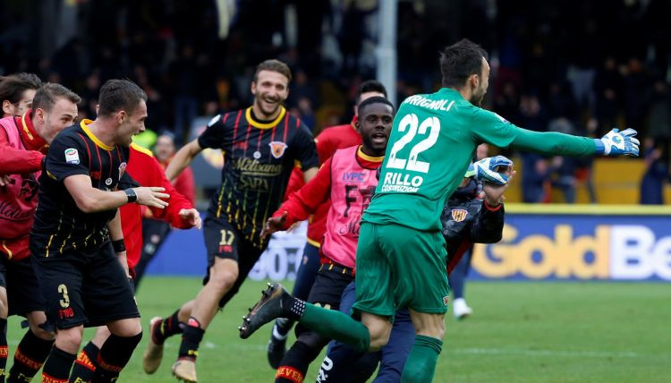 Vārtsargs iesit pret "Milan" un sarūpē "Benevento" pirmo punktu A Sērijas vēsturē