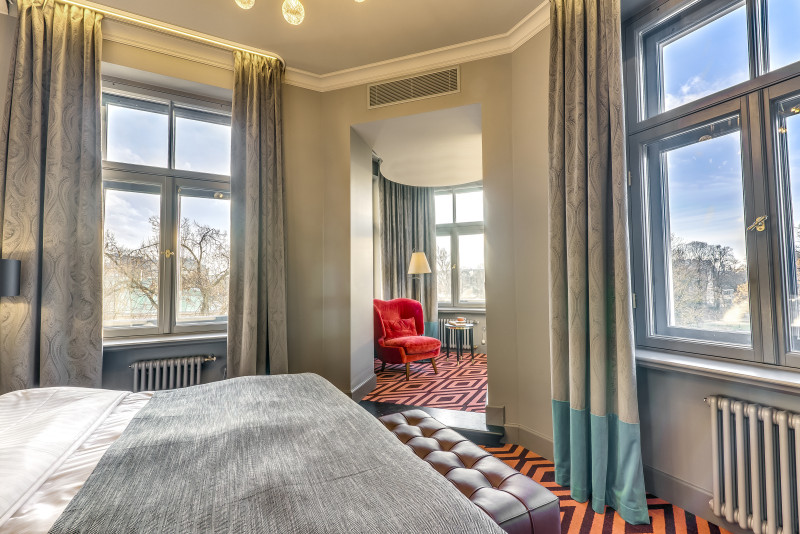 Atklāta pirmā dizaina viesnīca Rīgā “Grand Poet Hotel”