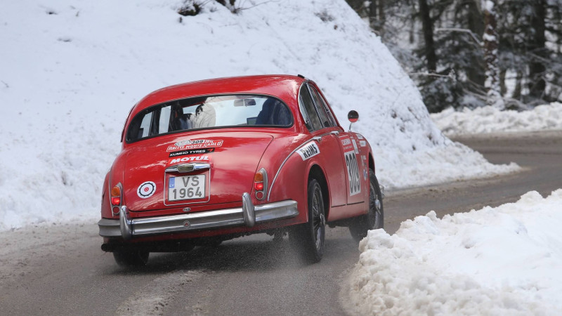 Latvijas ekipāžas uzsāk dalību "Rallye Monte Carlo Historique"