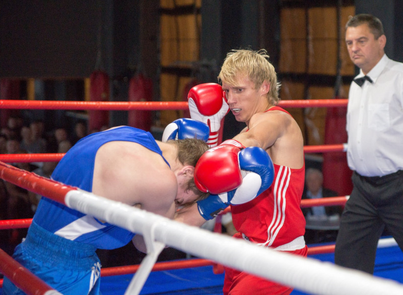 Artūrs Ahmetovs ar uzvaru ASV debitē profesionālajā boksā