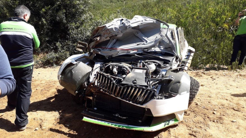 Kopeckis avārijā iznīcina jauno "Škoda" rallija auto