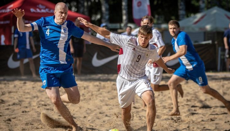 Latvijas pludmales futbola izlasei uzvara pār Somiju