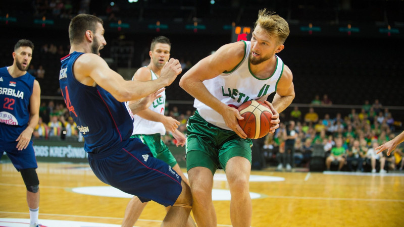 Serbijas ceļa rullis pārbrauc pāri Itālijai, Sabonis krievus pazemo ar triple-double