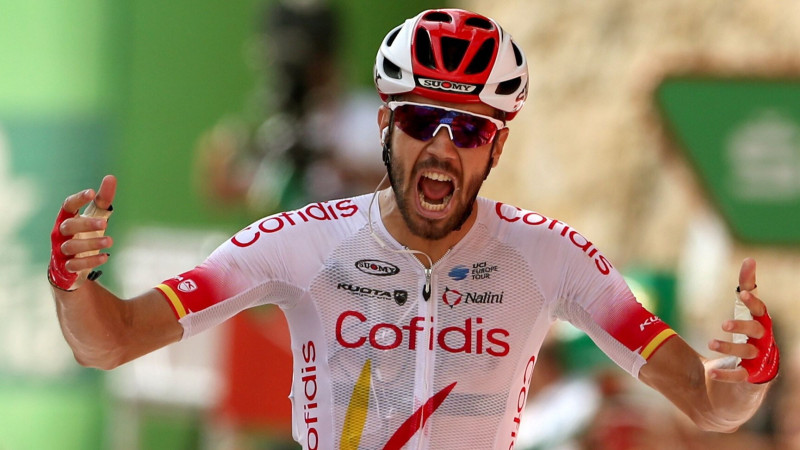 Divi Top 6 braucēji cieš masveida kritienā un izstājas, "Vuelta a Espana" līderu maiņa