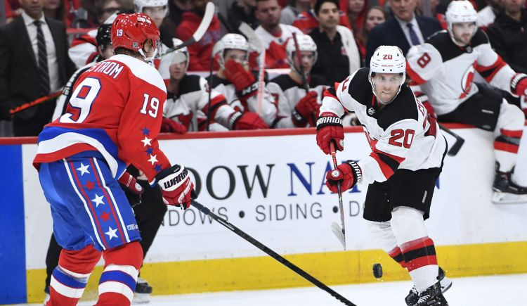 NHL līdervienība "Capitals" negaidīti izgāžas pret "Devils"